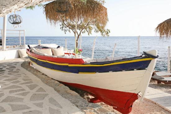 Karavi Cafe Bar Restaurant